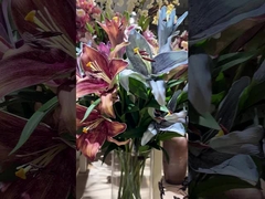 Simulazione retro in stile europeo gradiente di colore tocco bouquet di giglio, decorazione domestica simulazione di fiore