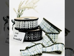 Classico modello di conchiglie profumate cintura a bordo pelosa