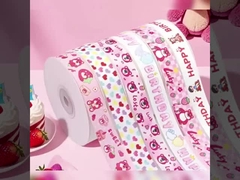 Nastro di compleanno per orso di fragole