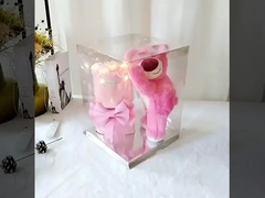 Per la stagione di laurea, ho dato ai miei compagni e insegnanti bambole di orso di fragole, fiori di rose, Qixi