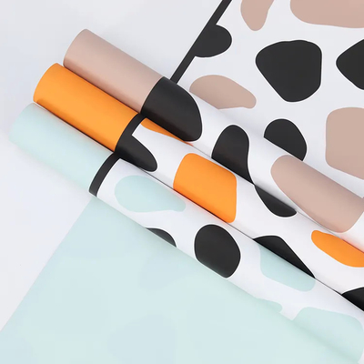 comprare Carta di imballaggio a base di fiori di giraffa, di plastica impermeabile, di gravura, di stampa a cera, carta speciale online manufacture