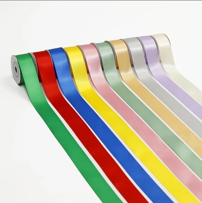 Un buon prezzo. Nastro per regalo in satinato di poliestere 196 colori per faccia singola e doppia in linea
