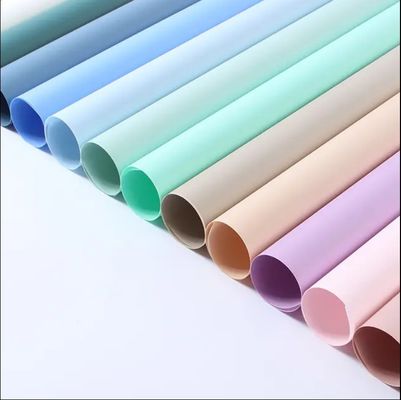 comprare Carta impermeabile a colori personalizzati con involucro di cellophane di plastica solida per fiori freschi fabbricazione online