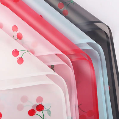 Un buon prezzo. Colore personalizzato Lizhiran Cherry Blossom Matte Carta di avvolgimento impermeabile per fiori 60*30*3cm Dimensione imballaggio per arrangiamento dei fiori in linea