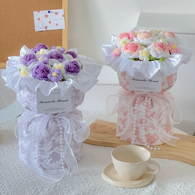 comprare Qixi Festival Regali fiori di rosa a maglia Bouquets di fiori di rosa gradiente Regali per la ragazza per San Valentino fabbricazione online