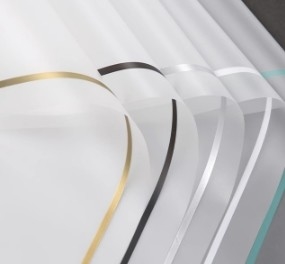 Un buon prezzo. Carta matta a bordo di stile semplificato con carta da imballaggio floreale di alta qualità in linea