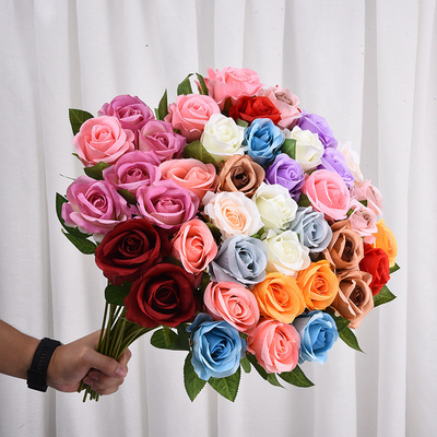 Un buon prezzo. Imitazione di rose fatte a mano per la casa di nozze Decorazione di San Valentino in linea