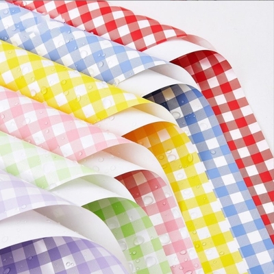 comprare Carta da involucro a quadri per fiori estiva, materiali da involucro per bouquet, fioraio a prova d'acqua a quadri, carta Ouya materiali per l'arte floreale online manufacture