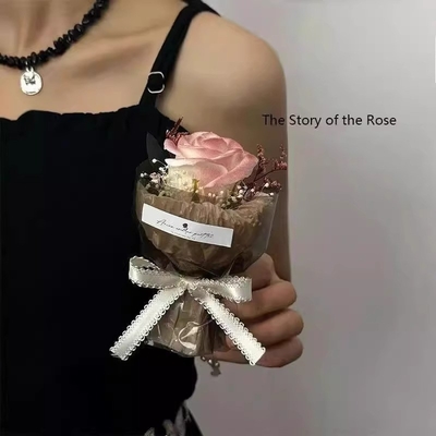 comprare In stile mini tasca riunione piccolo bouquet di rose simulazione fiore regalo di compleanno della festa della mamma 520 amore regalo per la festa del popolo online manufacture