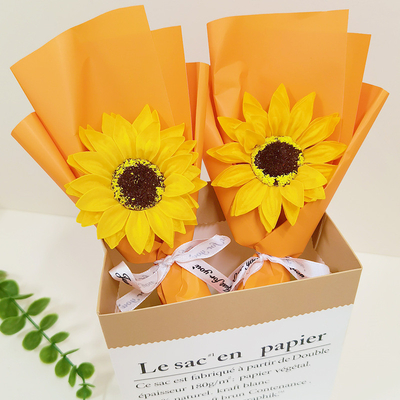 Un buon prezzo. Simulazione della stagione di laurea fiore girasole bouquet mini finito girasole rosa sapone fiore souvenir in linea