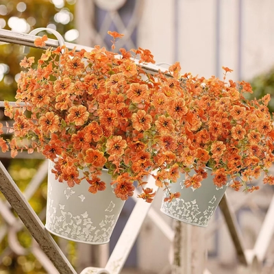 Un buon prezzo. Decorazioni per feste all'aperto, piante d'autunno, foglie artificiali di eucalipto, violette di eucalipto, margherite, decorano il cortile in linea