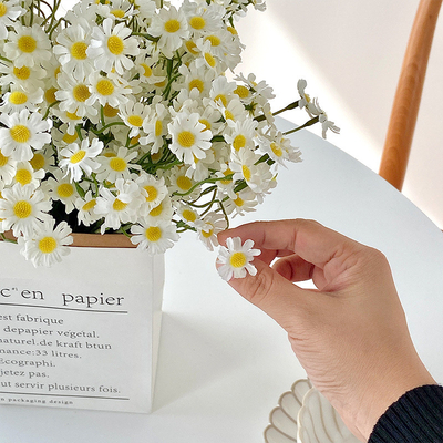 comprare Ins Camomilla Simulazione Fiore Bundle Daisy Fake Fiore Decorazione del soggiorno Tavolo Fiore Bouquet Fotografia Requisiti online manufacture