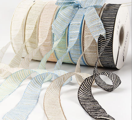 Un buon prezzo. Qixi San Valentino Golden Silk Age Ribbon Flower Bundle in tessuto a maglia in linea