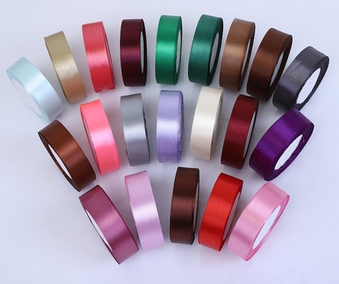 comprare il doppio normale del nastro dell'involucro di regalo del raso del poliestere di 4.5cm affronta il nastro del raso per l'imballaggio online manufacture