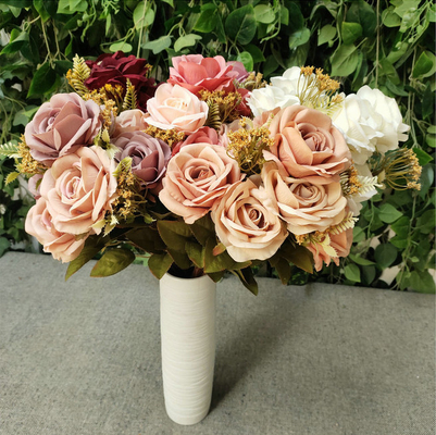 Un buon prezzo. 11 teste di fiori di rosa artificiali in seta per la decorazione domestica in linea