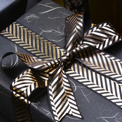 Un buon prezzo. Imballaggio regalo Rollo di nastro di plastica impermeabile e di qualità superiore in linea