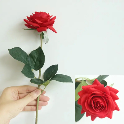 Un buon prezzo. Fiore artificiale per interni in tessuto impermeabile in linea