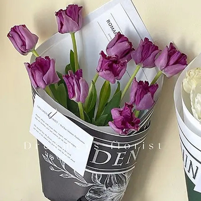 Un buon prezzo. Selezione di fiori artificiali decorativi impermeabili e multicolori in linea