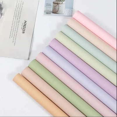 Buon prezzo Carta da imballaggio a colori solidi per fiori di maccheroni ideale per l'industria dell'artigianato in linea