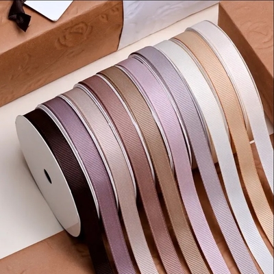 Un buon prezzo. Yama ribbon stock classico cioccolato marrone chiaro grosso grano roll ribbon per cartone regalo warp in linea