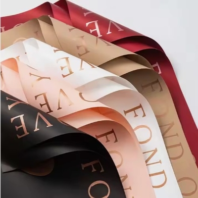 Buon prezzo 50 g di carta tissuta impermeabile Love Bronzing per l' avvolgimento e l' imballaggio dei bouquet personalizzati in linea