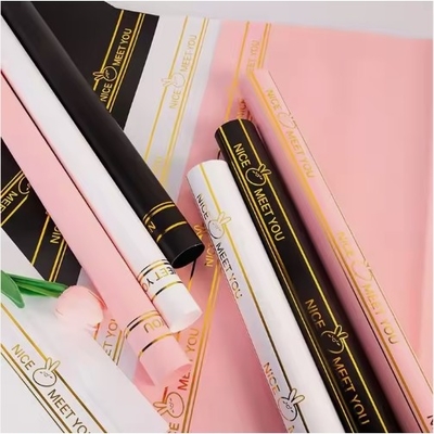 Buon prezzo Stampaggio a caldo Modello impermeabile Carta di avvolgimento di fiori Fiore Bouquet carta di avvolgimento Fioristi forniture in linea