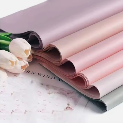 Buon prezzo Carta di avvolgimento per bouquet di fiori impermeabile coreano Carta di avvolgimento per tessuti per l' imballaggio di Natale in linea