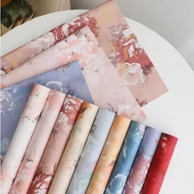 Un buon prezzo. Carta di avvolgimento di bouquet di fiori in stile coreano con disegno a olio di rosa vintage 58*58cm in linea