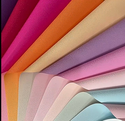 Un buon prezzo. Fabbrica di fiori Carta di avvolgimento per bouquet impermeabile multicolore carta a colori solidi per fiori 58*58cm in linea