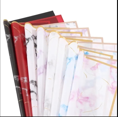 Un buon prezzo. Carta di avvolgimento per fiori impermeabile multicolore 8colori per imballaggi di bouquet di fioristi in linea