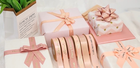 Un buon prezzo. High Tenacity Gift Wrapping Satin Ribbon con logo stampato su misura e foglio d'oro rosa in linea