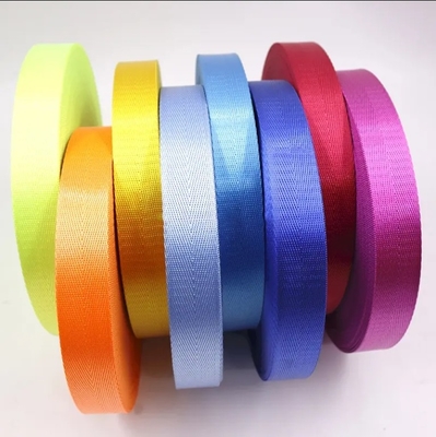Un buon prezzo. High Tenacity Custom Woven Nylon Herringbone Ribbon per imballaggio regalo 30X30X30 cm in linea
