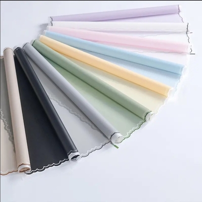 Buon prezzo 58CM * 58CM OPP fogli di carta da involucro floreale per fiori freschi Bouquet Gift Packaging in linea