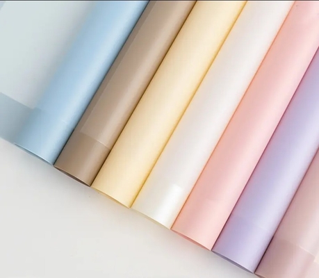 Un buon prezzo. 2024 Shinewrap Fabbrica Prezzo diretto Vendita calda Di colore solido Fiore Carta di avvolgimento foglio Bouquet Fiorista regalo carta di imballaggio in linea