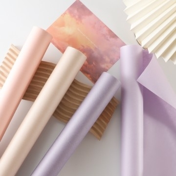 Carta multicolore carta kraft spessito materiale di imballaggio di fiori di nozze con buona robustezza e design a colori puri