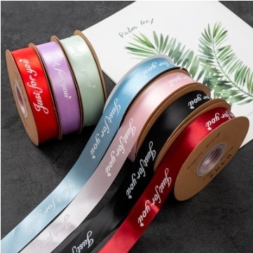 Un buon prezzo. Personalizza 10mm Decorazione Regalo Fiore Imballaggio Nastro Torta Lettere Inglesi Stampate Bouquet Nastro Poliestere in linea