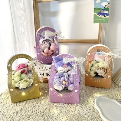 Un buon prezzo. Creativo regalo cinese San Valentino cartone animato pelliccia bambole cesto di fiori con più opzioni di colore in linea