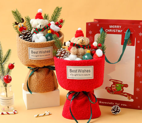 Un buon prezzo. Bouquet di fiori per l'orso di peluche di Natale - Un bel regalo per lei, il miglior regalo per le vacanze in linea