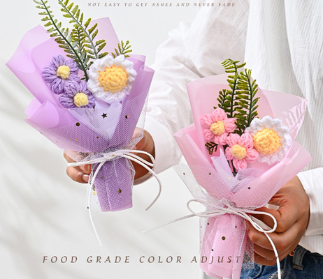 Un buon prezzo. Bouquet di fiori artificiali a colori multipli per la stagione del diploma in linea