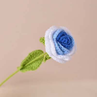 Un buon prezzo. Fiori artificiali di rosa a maglia artificiale, mazzo di fiori a maglia, maglia di filati fai da te, arrangiamento di fiori a gancio artificiale in linea