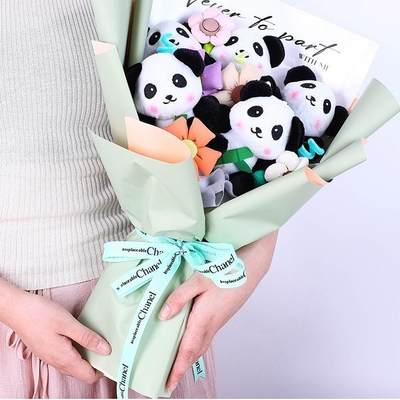 Un buon prezzo. Bambola Panda Plush Bouquet di laurea Bouquet di laurea Stagione Bouquet regalo per compagni di classe e fidanzate Prodotto finito del giorno dei bambini Bouquet in linea