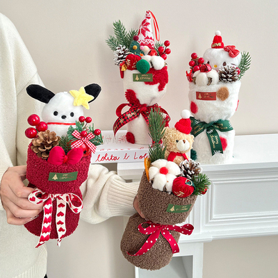 Un buon prezzo. Cartone animato di Natale Bambola di peluche Bouquet Prodotto finito Regalo della vigilia di Natale Regalo di compleanno per la ragazza in linea