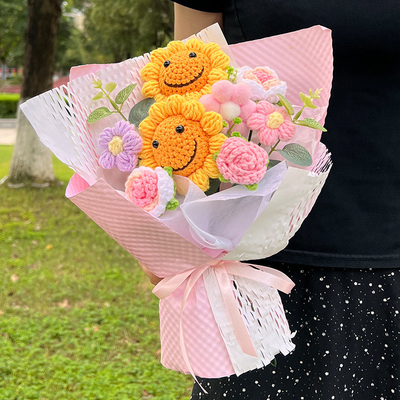Un buon prezzo. Volto sorridente girasole e girasole comune Bouquet di fiori di lana Prodotto finito Regalo di compleanno e San Valentino Fiori a maglia fatti a mano Grosso transfrontaliero in linea