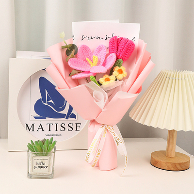 Un buon prezzo. Bouquet di fiori di girasole e rosa a maglia perfetto per San Valentino, Festa delle Donne e Festa della Mamma. in linea