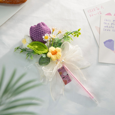 Un buon prezzo. Regalo per la festa dell'insegnante / regalo per la festa della madre - penna pratica con bouquet di girasole a maglia in linea