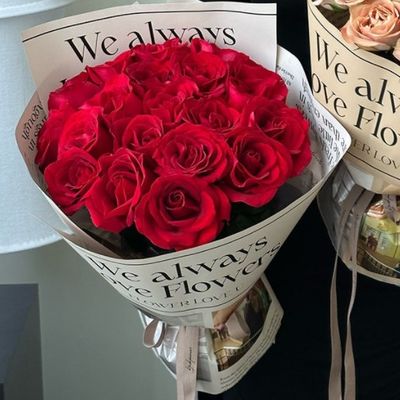 Un buon prezzo. Il nuovo poster in stile Maillard di Xihua Mirror, carta da involucro per bouquet, pellicola impermeabile perle, vendita all'ingrosso speciale per materiali da fioraio in linea