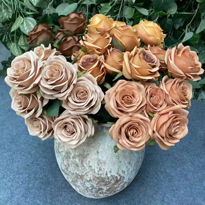 Un buon prezzo. Bouquet di rosa simulato a 9 fiori singoli con rami di rosa artificiali per decorazioni di nozze e adesivi fotografici in linea