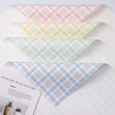 Un buon prezzo. Bicolore a quadri retro Ouya carta avvolta in fiori carta a quadri imballaggio regalo fiori bouquet carta da imballaggio materiali all'ingrosso in linea