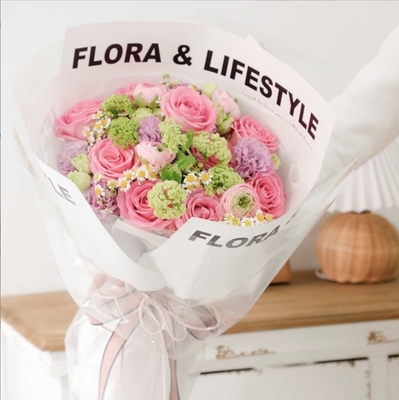 Un buon prezzo. Carta di avvolgimento per bouquet di fiori impermeabile e semplice, carta bianca inglese per fiori, carta perlacea floreale, materiali da regalo e regalo in linea