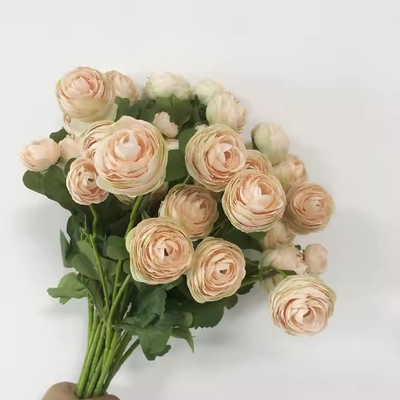 Un buon prezzo. Peonie artificiali sciolte Pesce Ranunculus Peonie di seta Fiori Bouquet in linea